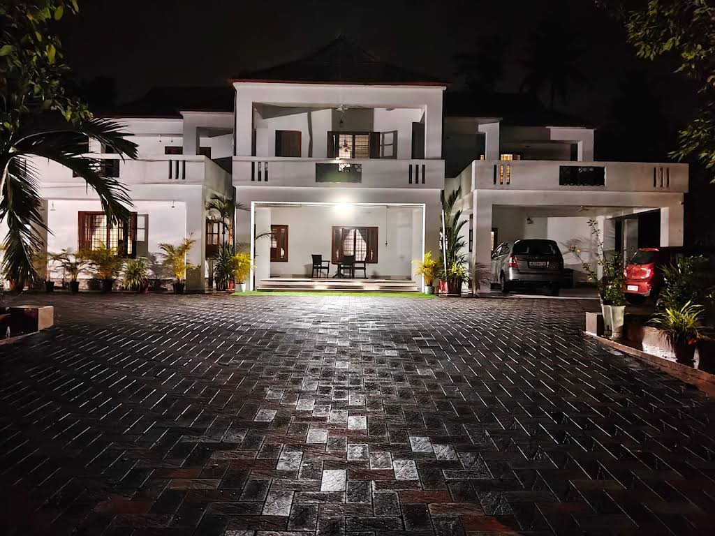 Arackal Dental Care building, Mudavoor